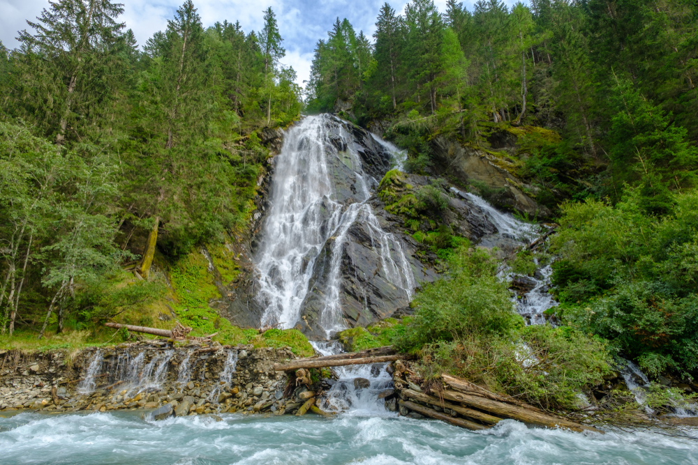 Blick auf den Schleierwasserfall