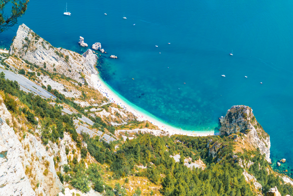 Le Due Sorelle Strand